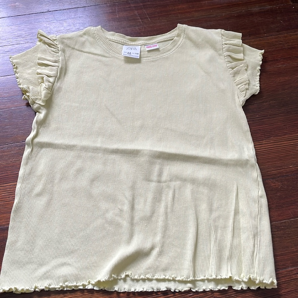 Yellow tshirt
